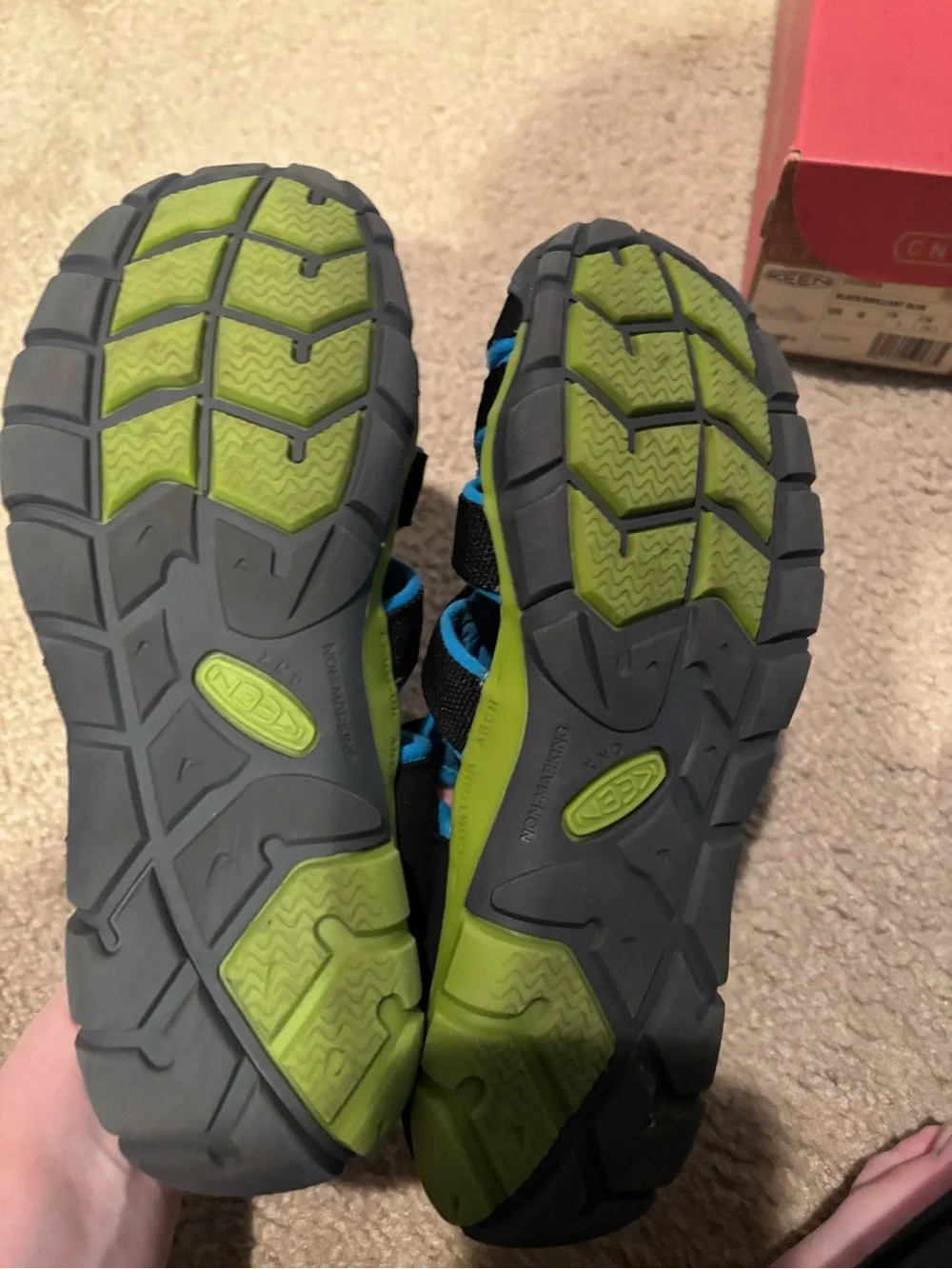 Keen Youth Seacamp II CNX Sandals - Black & Brilliant Blue - size 6